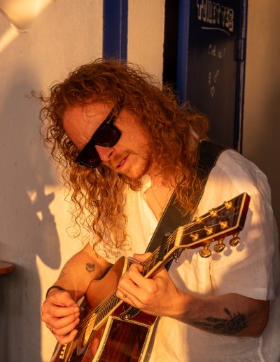 Le chanteur et guitariste Chris Daniel en concert au Cabanon de Paulette à Marseille